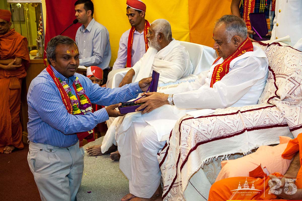 ©1987-2017 SKS Swaminarayan Temple East London
